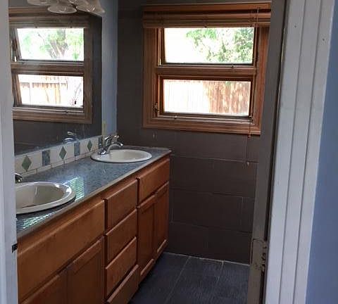 3rd image of 9047 Forest Hills Blvd