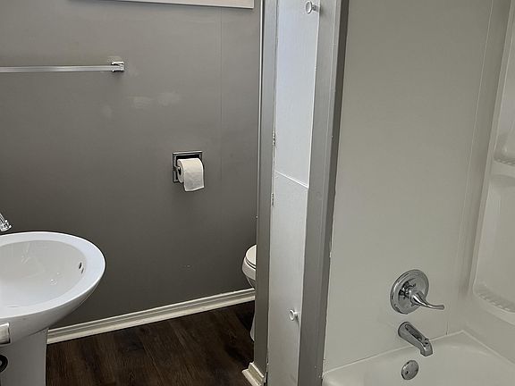 5th image of 416 S Maple Ave #1