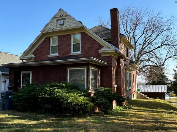 720 S 4th St, Burlington, IA 52601