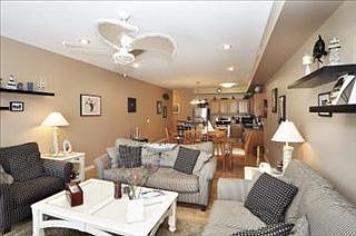 5th image of 259 Kalamazoo St APT 2