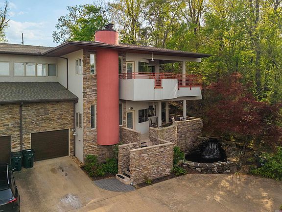 3rd image of 207 Wilson Point