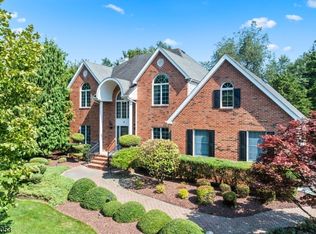 17 McIntire Dr, Hillsborough, NJ 08844