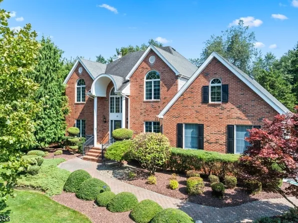 17 Mc Intire Dr, Hillsborough Twp., NJ 08844