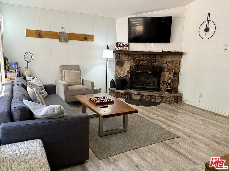 42814 Willow Ave — Photo 3