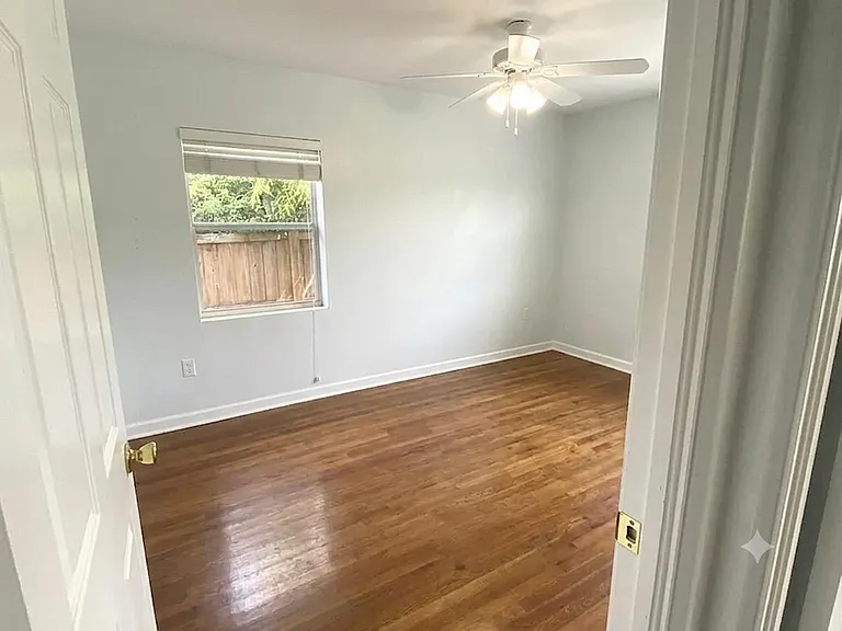 37 W Preston St — Photo 10