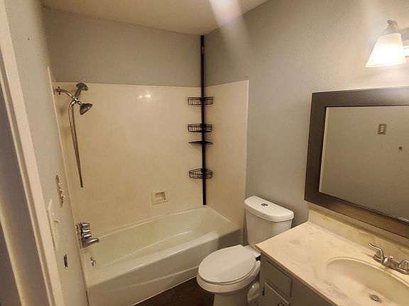 5th image of 1909 Thousand Oaks Dr
