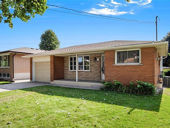 4th image of 35 Burrwood Dr