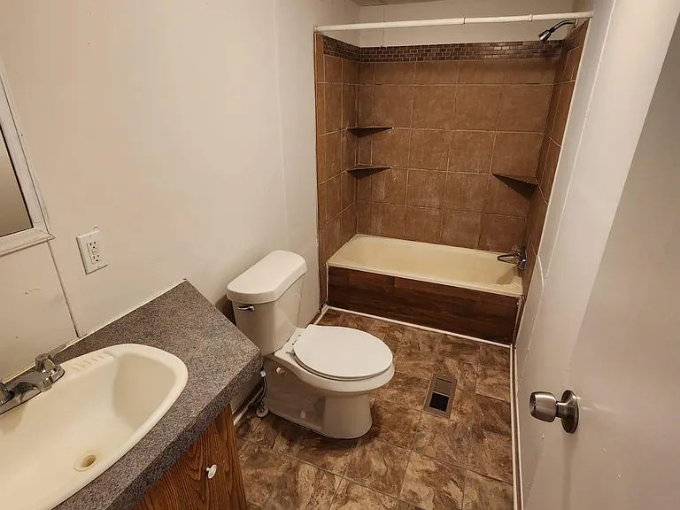 4486 Cherokee Dr #18 — Photo 3
