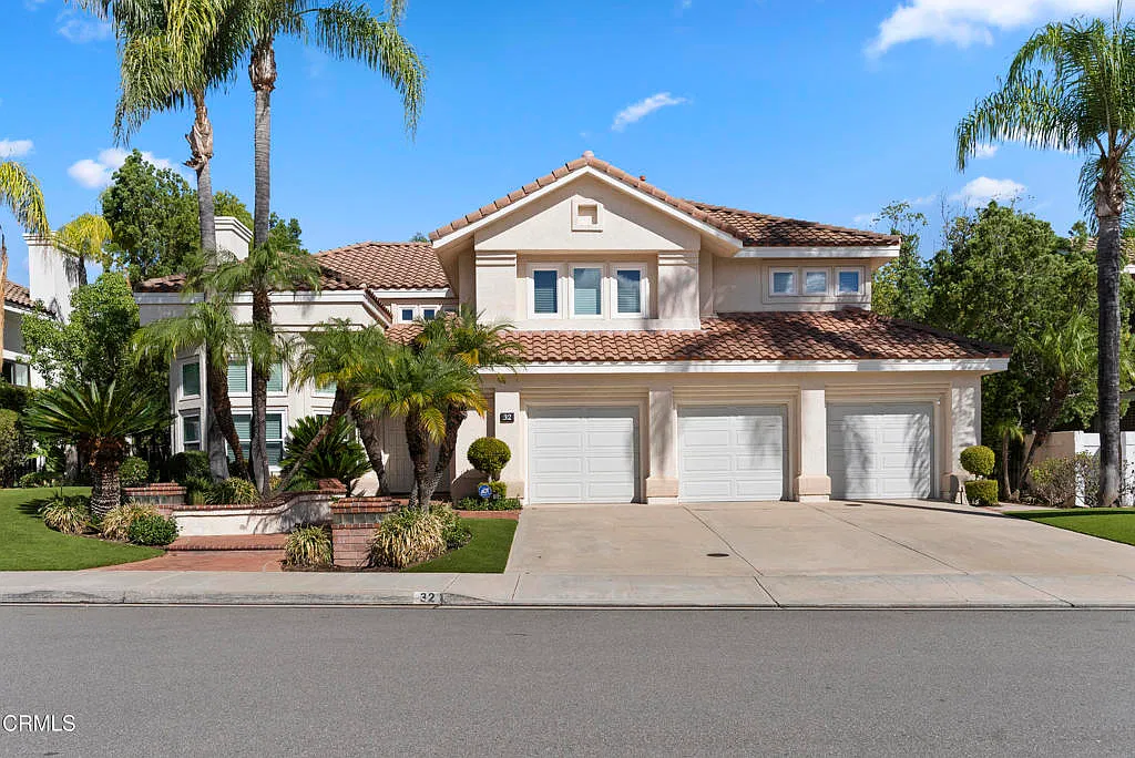 4 bed, 4.5 bath, 4109 sqft, $7,250 — Photo 1
