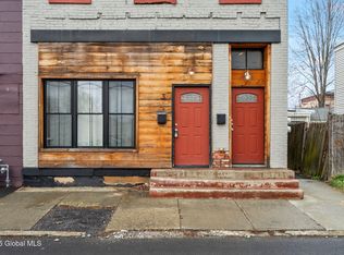 3 102nd St, Troy, NY 12180