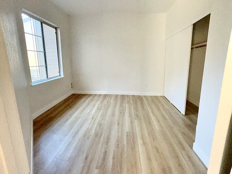 2527 Baywood Way — Photo 13