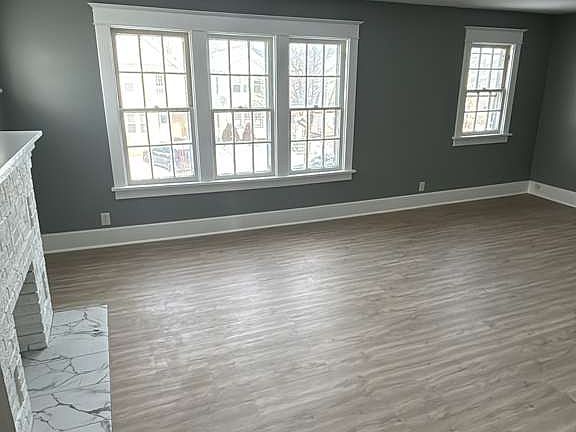 4th image of 299 Nassau Ave Floor 2