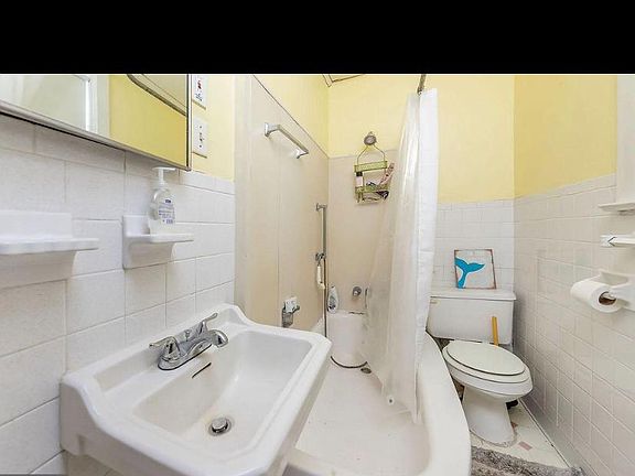 3rd image of 310 University Blvd