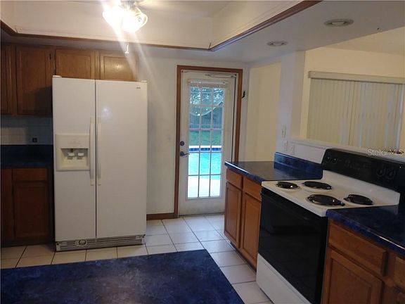 4th image of 811 Abbott Ave