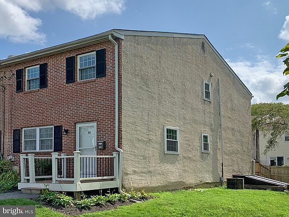 2nd image of 160 Montgomery Ave