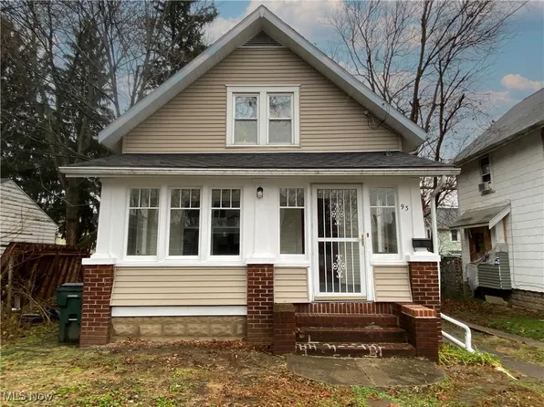 93 22nd St NW, Barberton, OH 44203