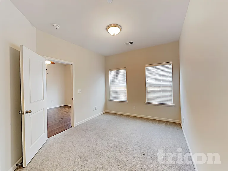 302 Woodfern Ct — Photo 7
