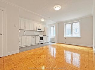 396 Avenue Rd #215, Toronto, ON M4V2H5