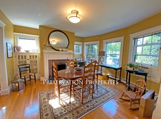 142 Crafts St #2, Newtonville, MA 02460