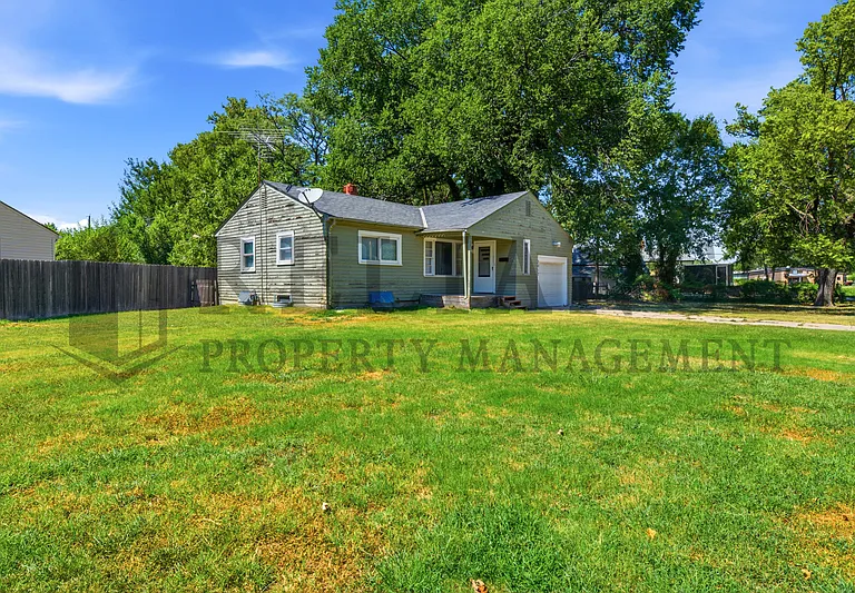 2017 S Green Acres Dr — Photo 3