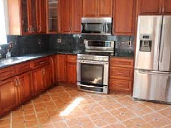 4th image of 154 Briarwood Dr