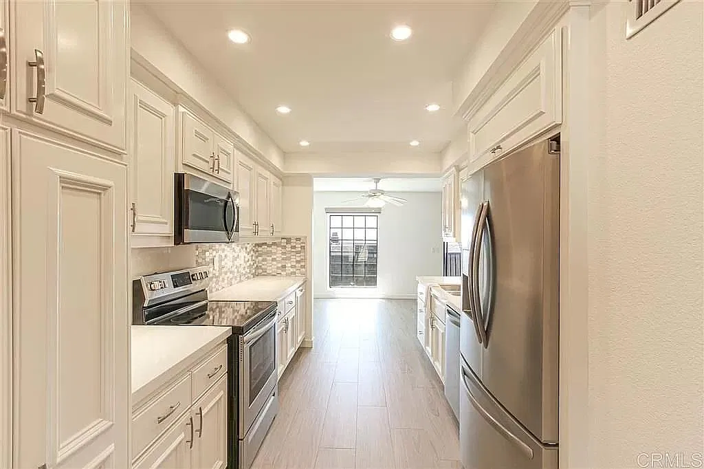 2 bed, 1426 sqft, $6,250 — Photo 1