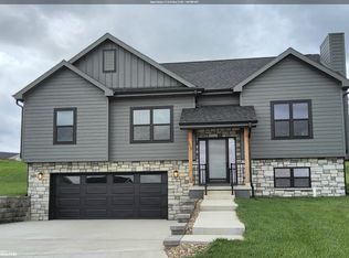 510 E Wood St, Avoca, IA 51521