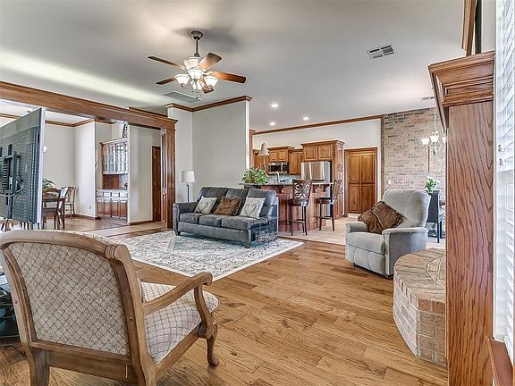 4th image of 709 N Remington Way