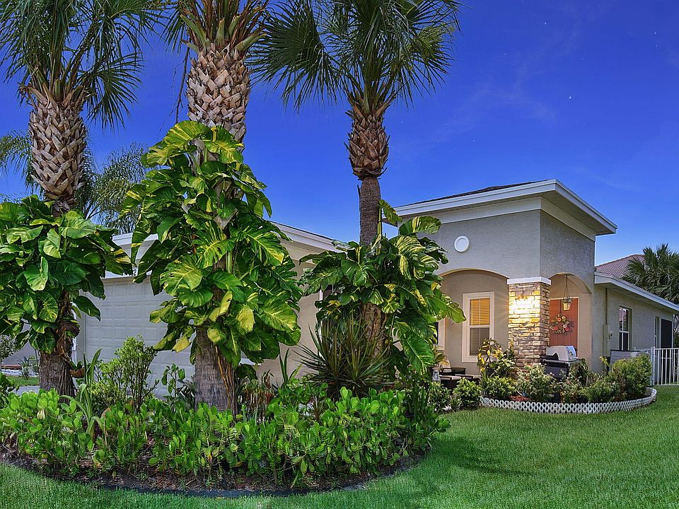 1st image of 742 NW LEONARDO Circle
