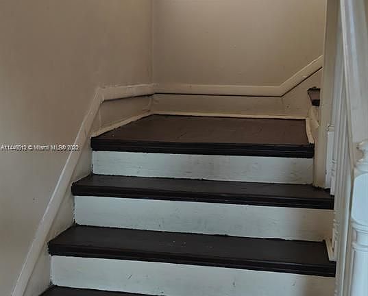 3rd image of 304 SW 20th St #B