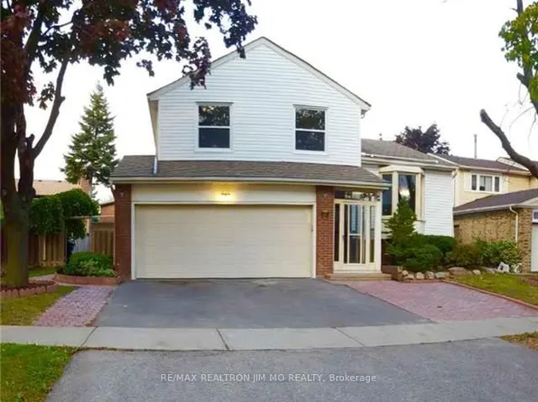 4 Longbow Sq, Toronto, ON M1W 2W7