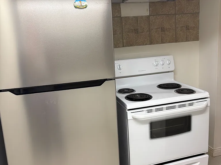 76 Rockport Cres #BASEMENT — Photo 9