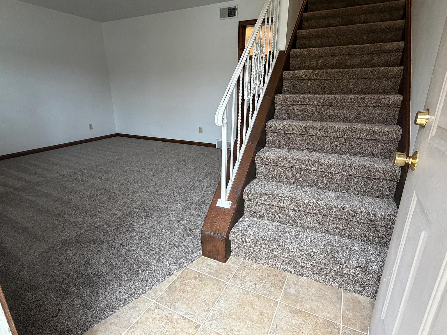 2 bed, 1.5 bath, 1050 sqft, $1,250 — Photo 3