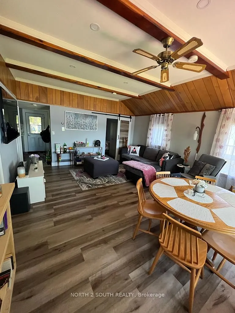 3 bed, $2,000 — Photo 2