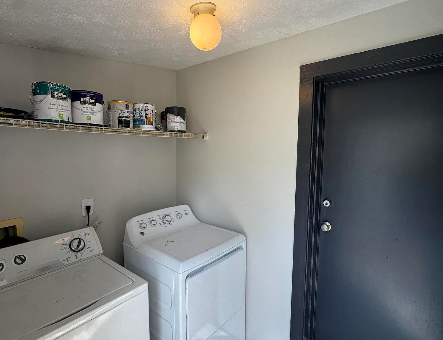 2 bed, 1.0 bath, 1100 sqft, $1,900 — Photo 3