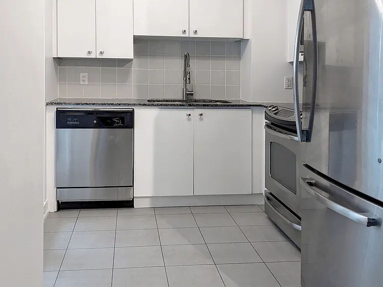215 Sherway Gardens Rd #707 — Photo 8