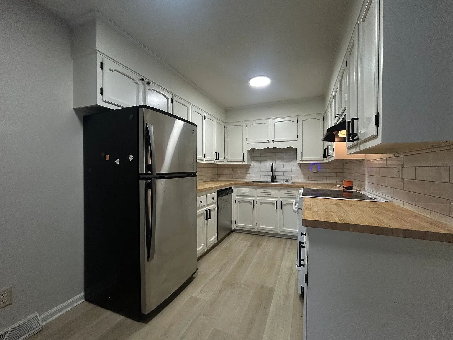 1 bed, 1000 sqft, $1,325 — Photo 4