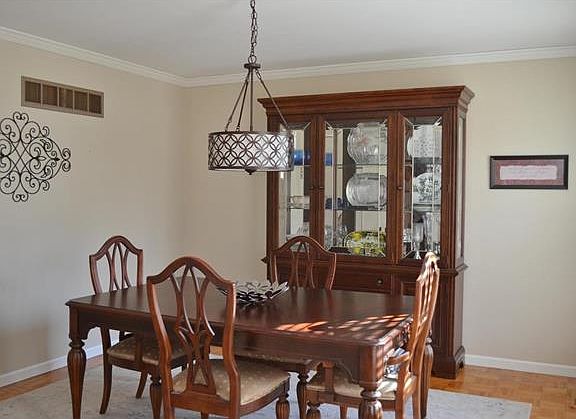 4th image of 1720 Heathercroft Dr