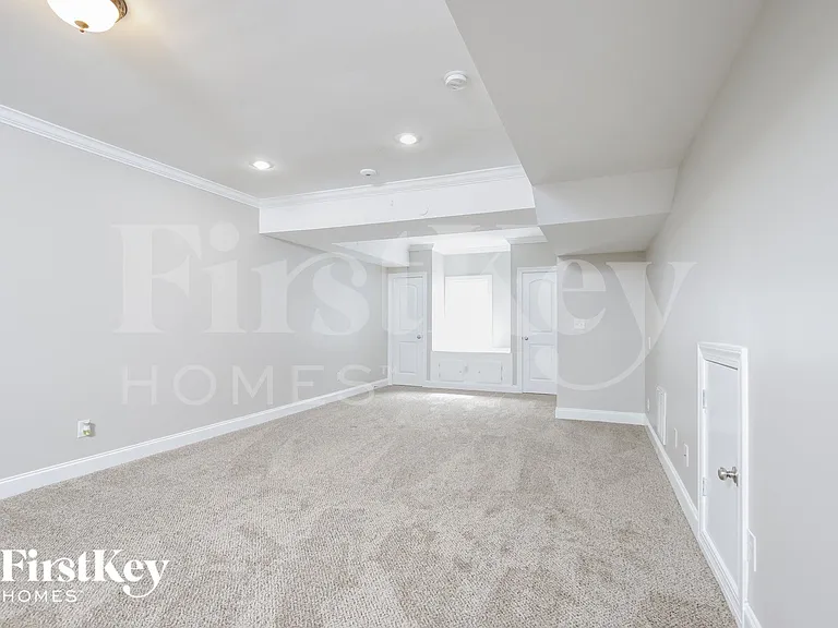 940 Boyer Dr — Photo 14