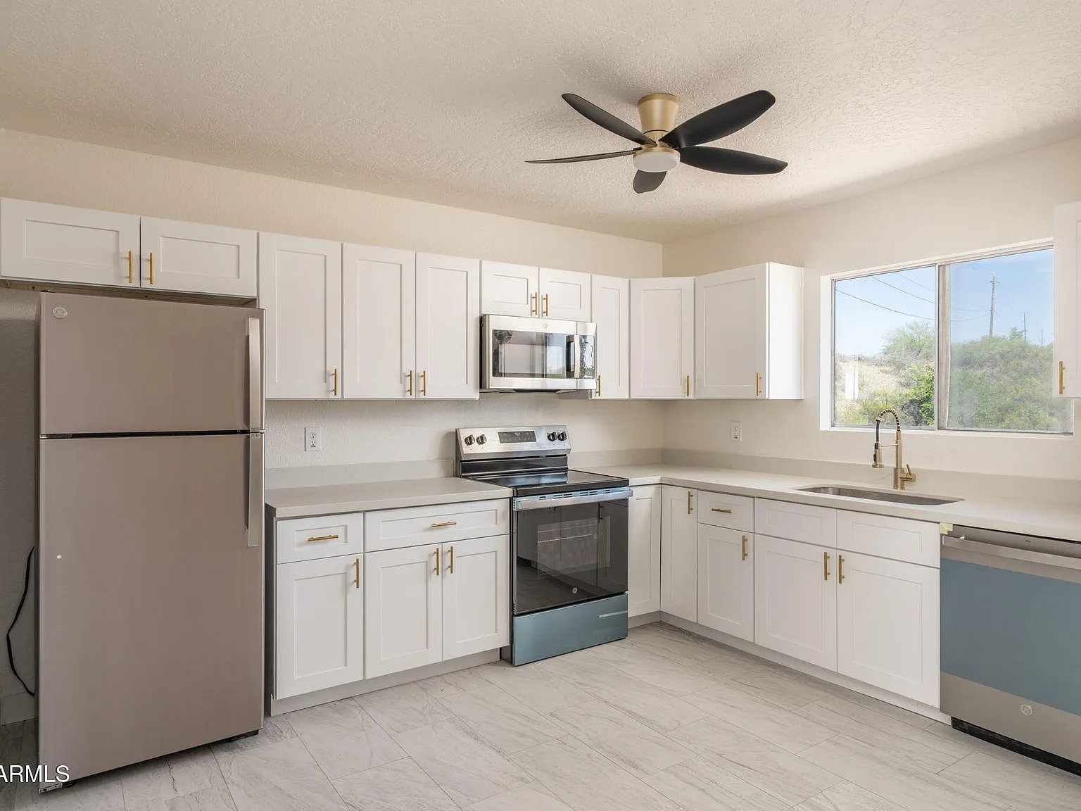 2 bed, 1.0 bath, 700 sqft, $1,575 — Photo 4