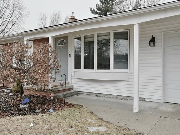 2nd image of 2113 Belaire St