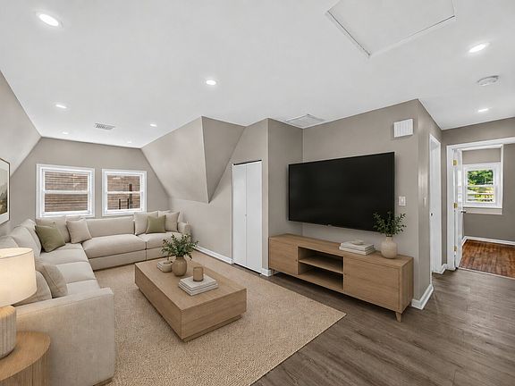 4th image of 467-469 Summer Ave #3