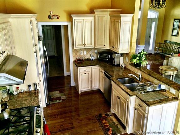 5th image of 442 E Carriage Dr #442