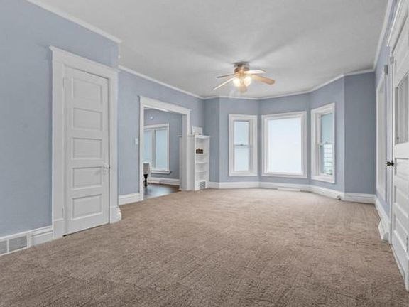 5th image of 815 Oneida St