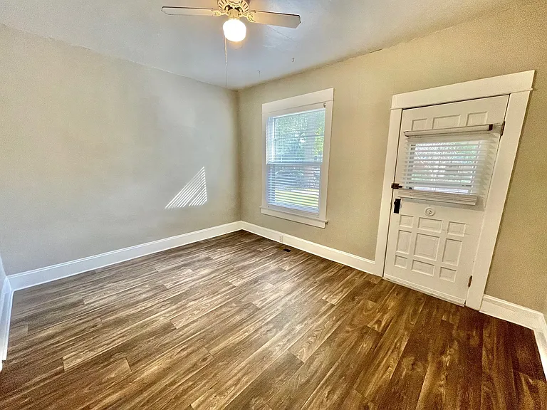 1453 S Clarkson St — Photo 4