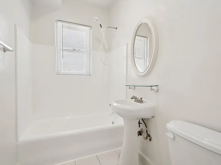 Wendover Apartments — Photo 10