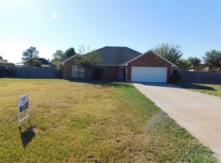 19 NW Millcreek Rd, Lawton, OK 73505