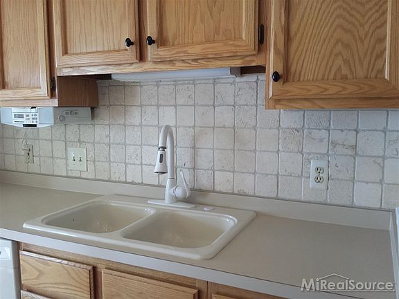 4th image of 43801 Stoney Ln