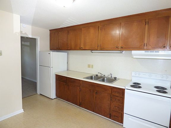 4th image of 1055 E Spiller St