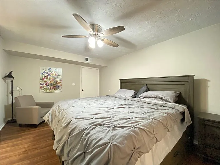 704 Dunbar Dr — Photo 16
